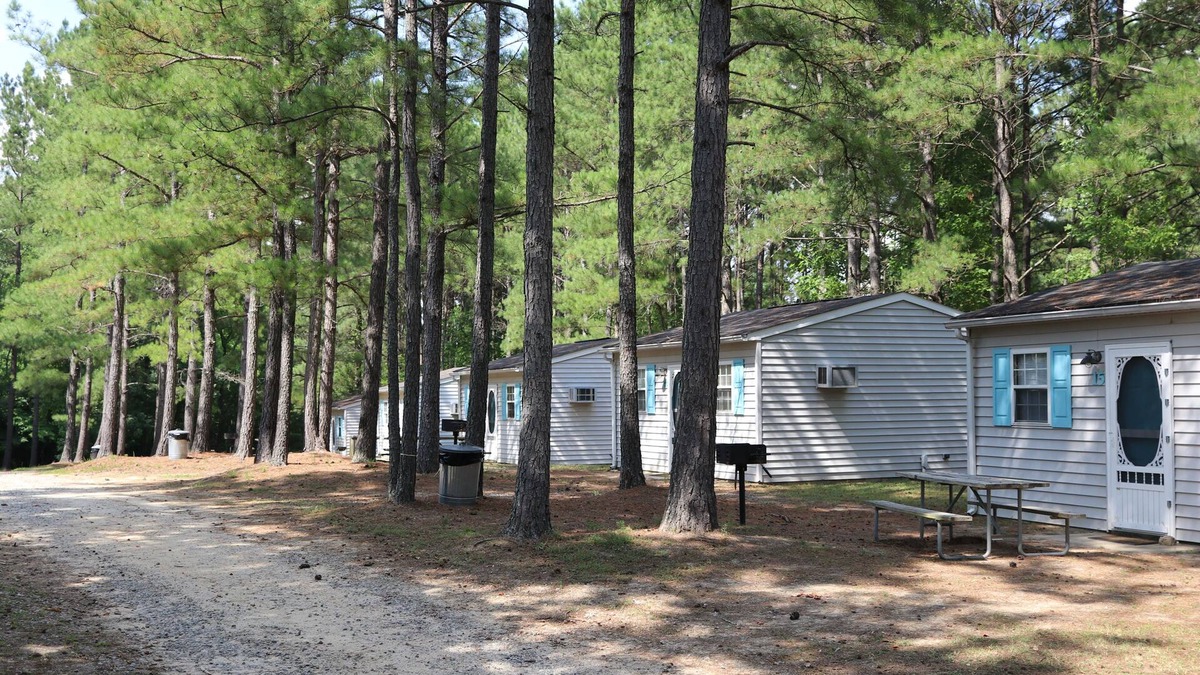 Gasburg Cabin | Pr Cabin at Lake Gaston~Memories Start Here