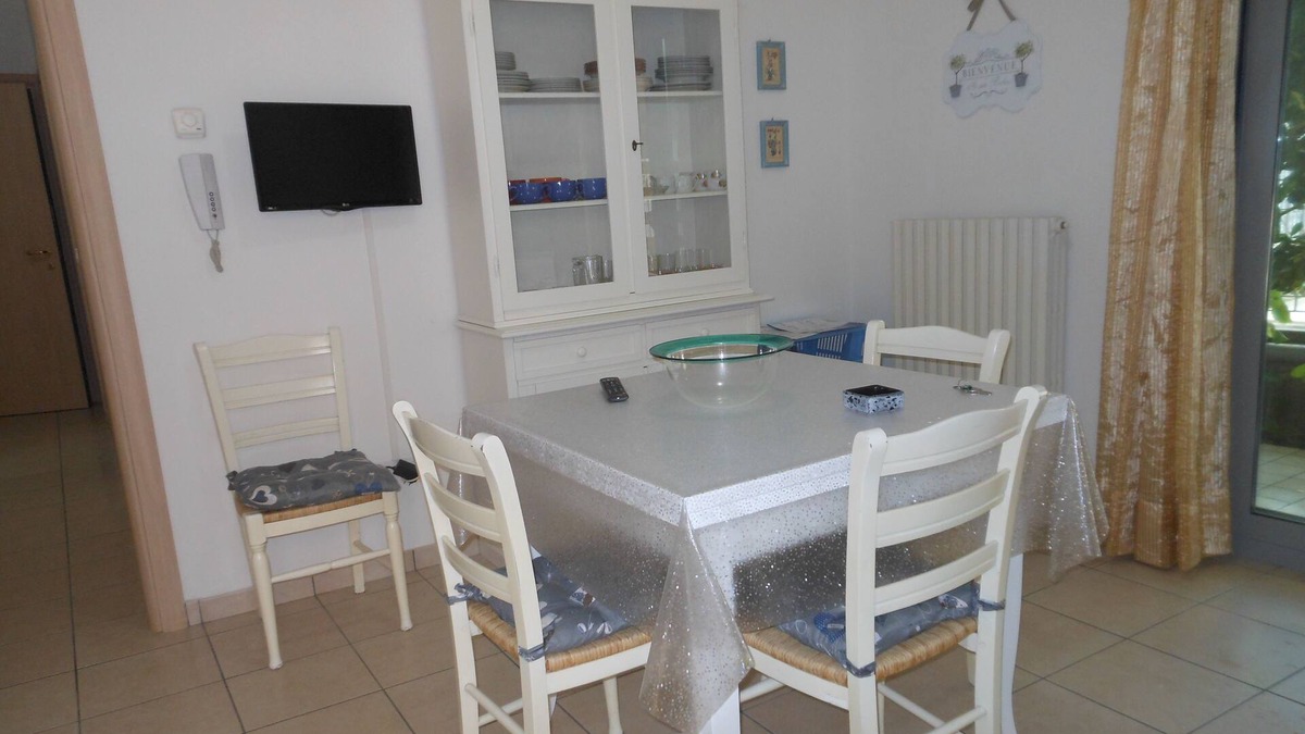 Alba Adriatica Apartment | Practical and welcoming three-room apartment 50 m from the beach.