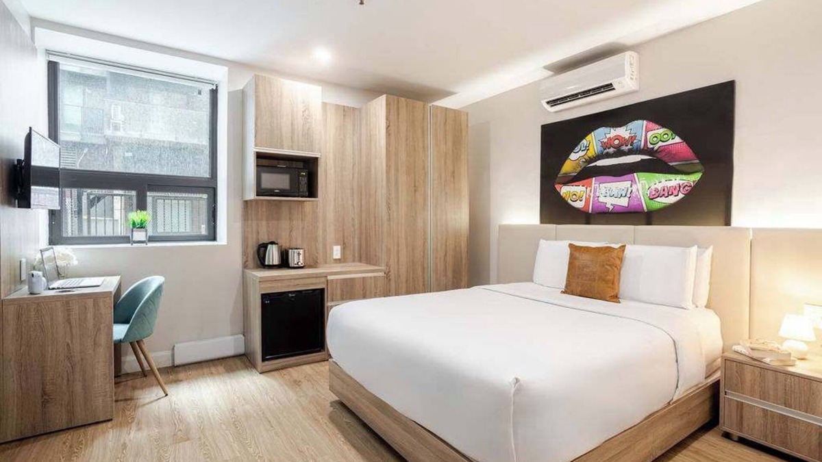 Gay Village Hotel | Prada Queen – Central MTL Escape