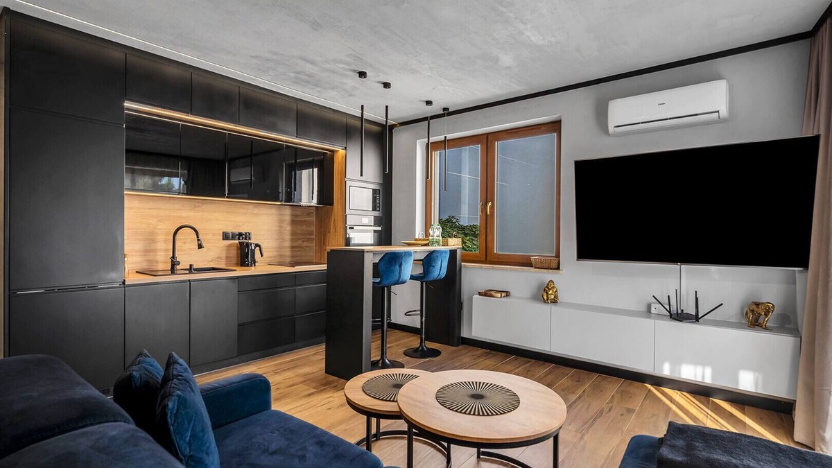 Grochow Apartment | Praga Apartment with Swimming Pool