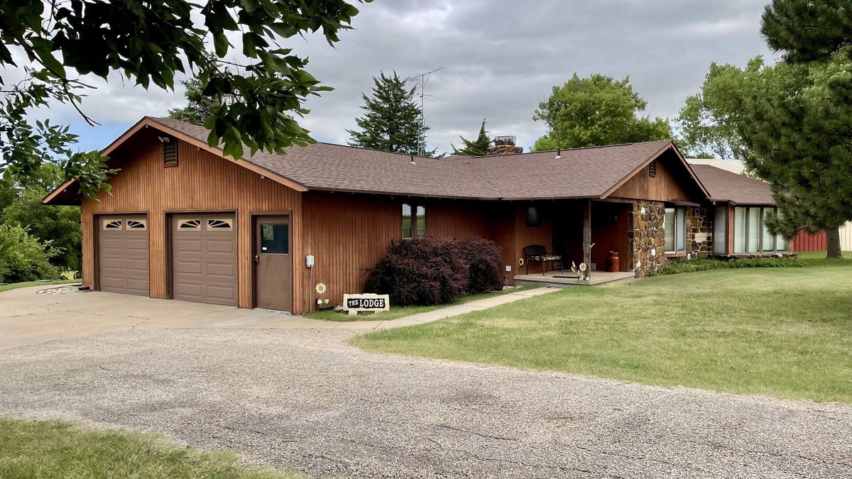 Ellsworth House | Prairie View Lodge