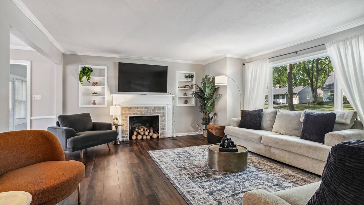 Prairie Village House | Prairie Village Gem!