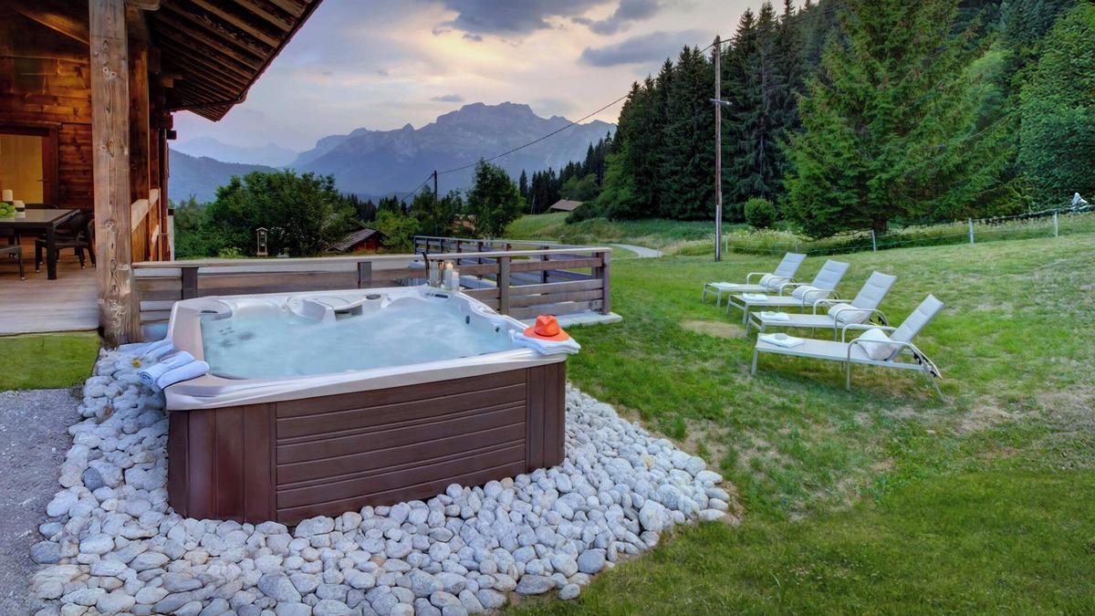 Manigod Ski Chalet | Pralor Le Peille - French Alps break for 8 with spa - OVO Network
