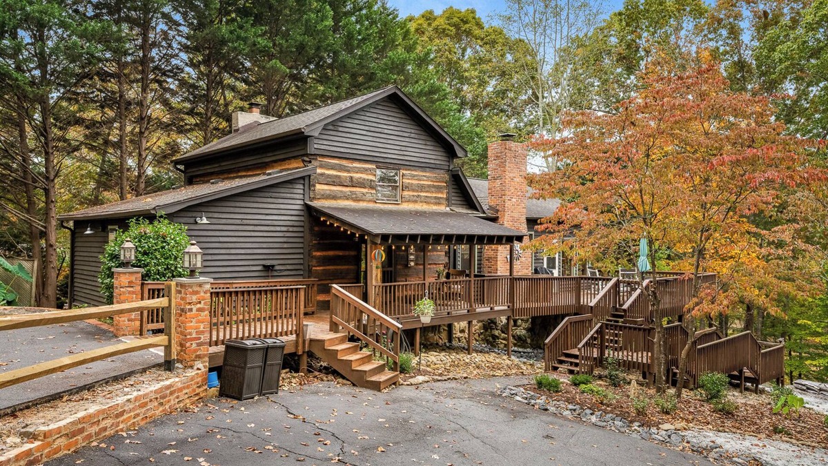 Seneca Cabin | Pre-Revolutionary War Cabin on Lake Hartwell