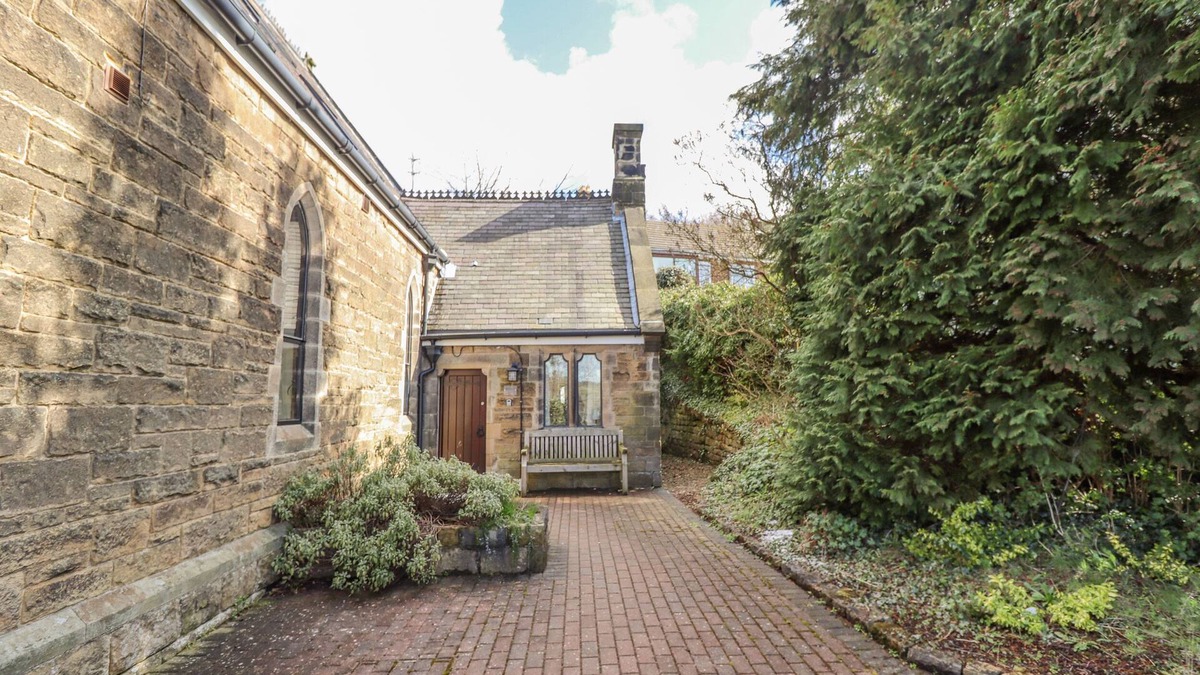 Grosmont Cottage | PREACHER'S REST, family friendly, with a garden in Grosmont