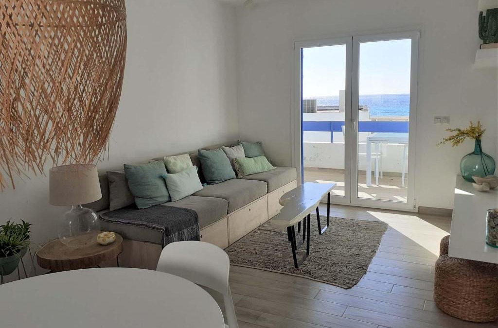 Agua Amarga Apartment | Precioso Apartamento a 20 metros del mar