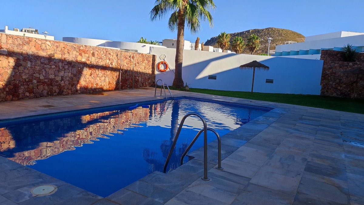 Las Negras Apartment | Precioso Apartamento en Las Negras, Urbanización Tranquila con Piscina
