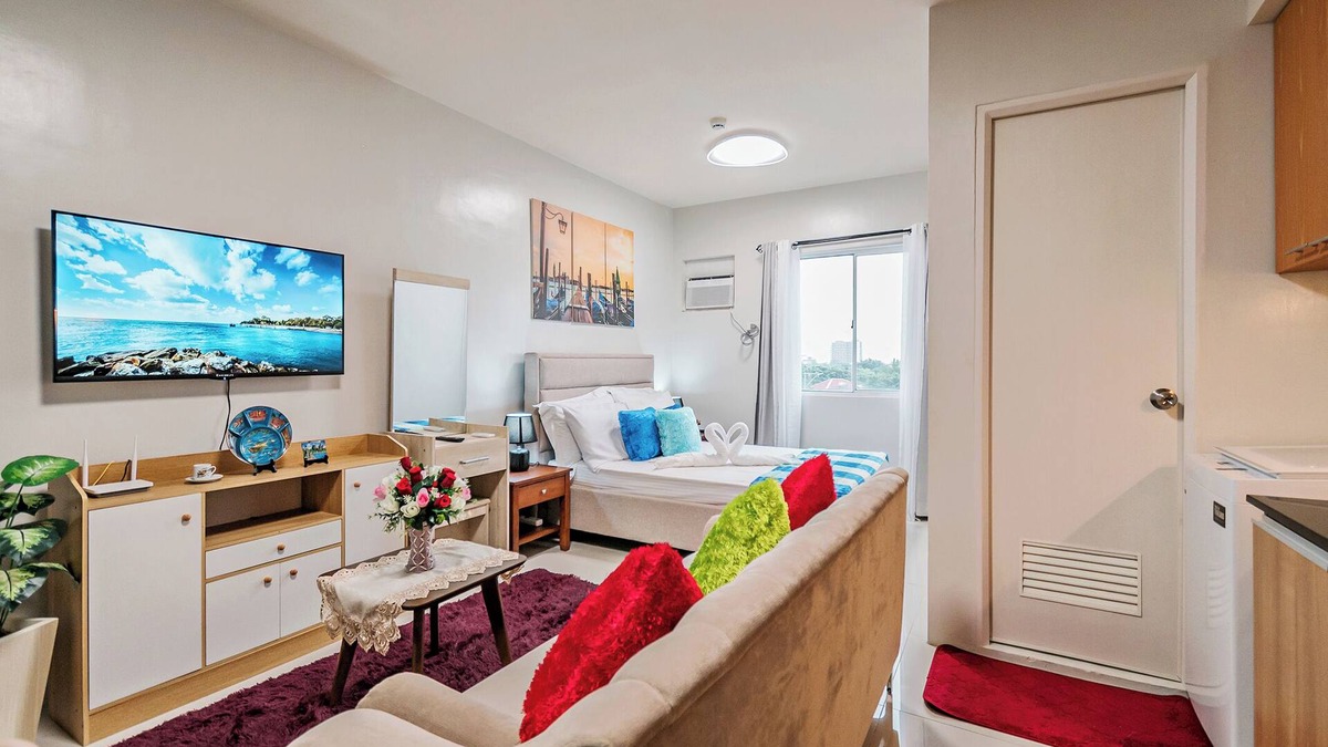 Las Pinas Apartment | Precious Florannjoe - Chic New Studio with Best Care