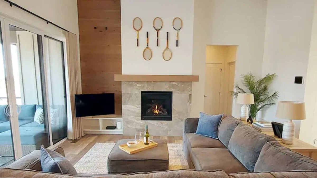 Vernon House | Predator Ridge Modern Farmhouse - Fairway Views!