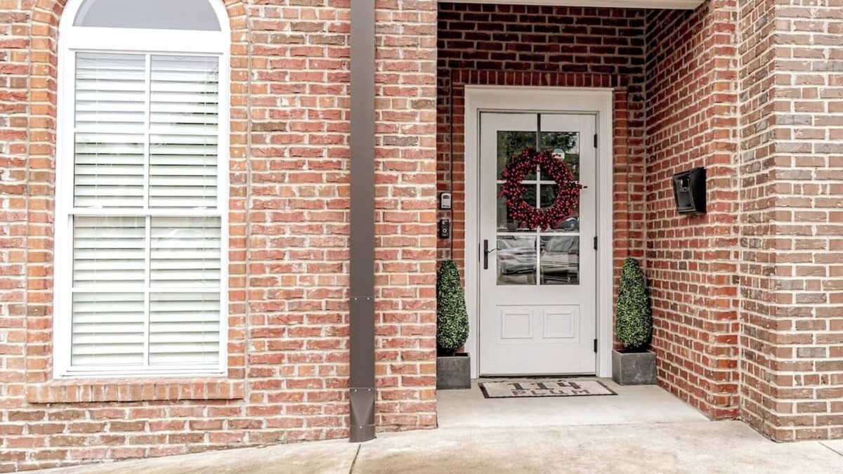 Elizabethtown Condo | Pregame on Plum Charming 2-bedroom condo in wonderful Elizabethtown