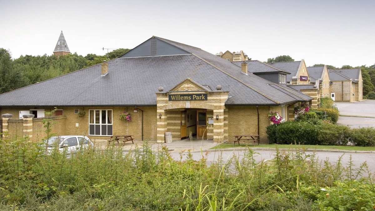Rushmoor District Hotel | Premier Inn Aldershot
