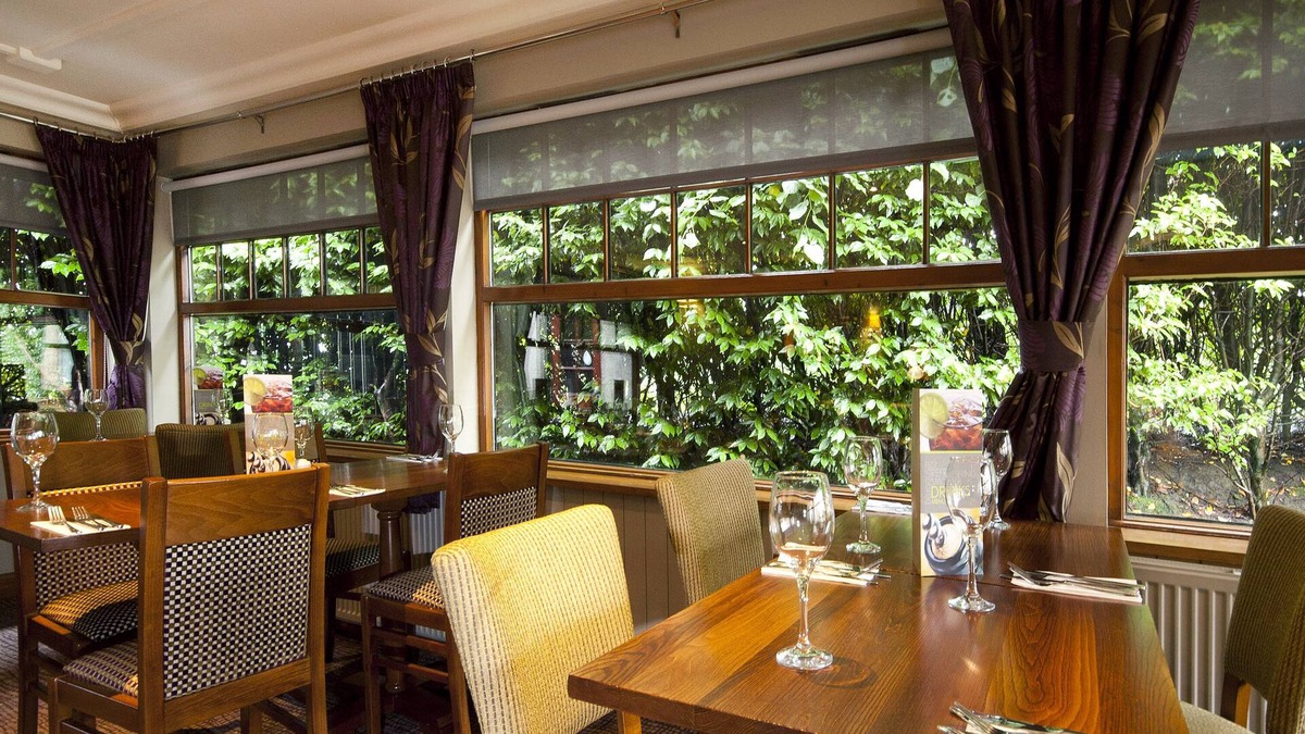 Paisley Hotel | Premier Inn Glasgow Airport