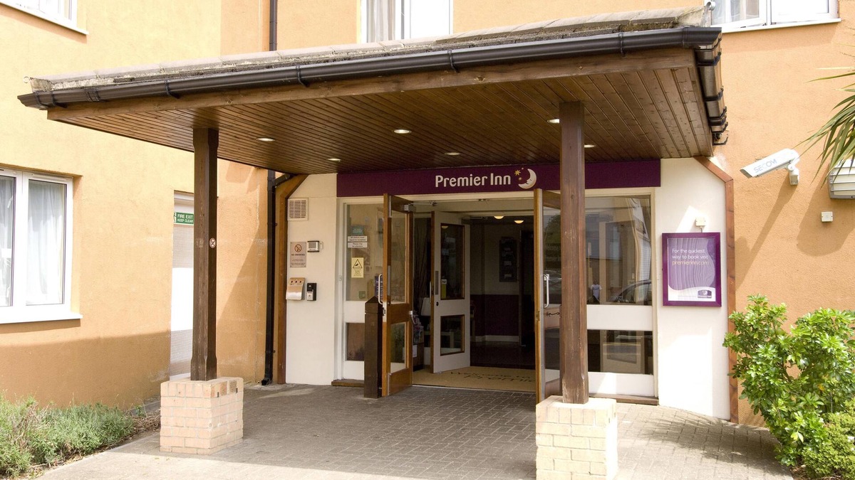 Waddon Hotel | Premier Inn London Croydon - Purley A23