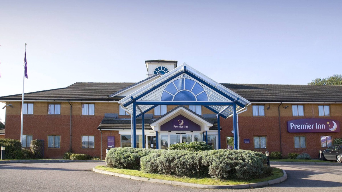Flamstead Hotel | Premier Inn Luton South - M1 J9