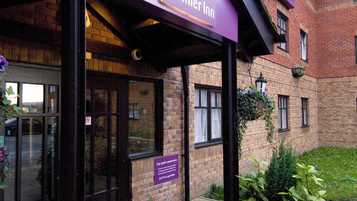 Hyde Hotel | Premier Inn Manchester Tameside Hyde