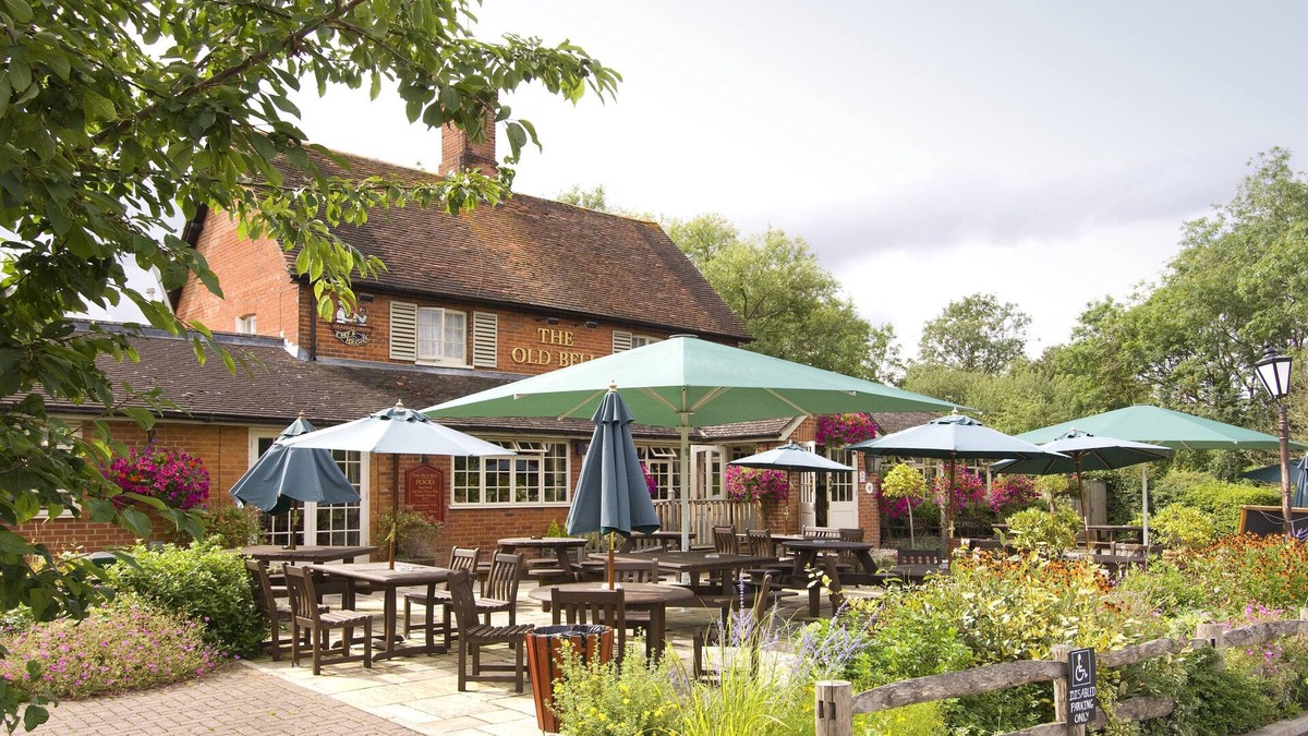 Burghfield Hotel | Premier Inn Reading - Grazeley Green