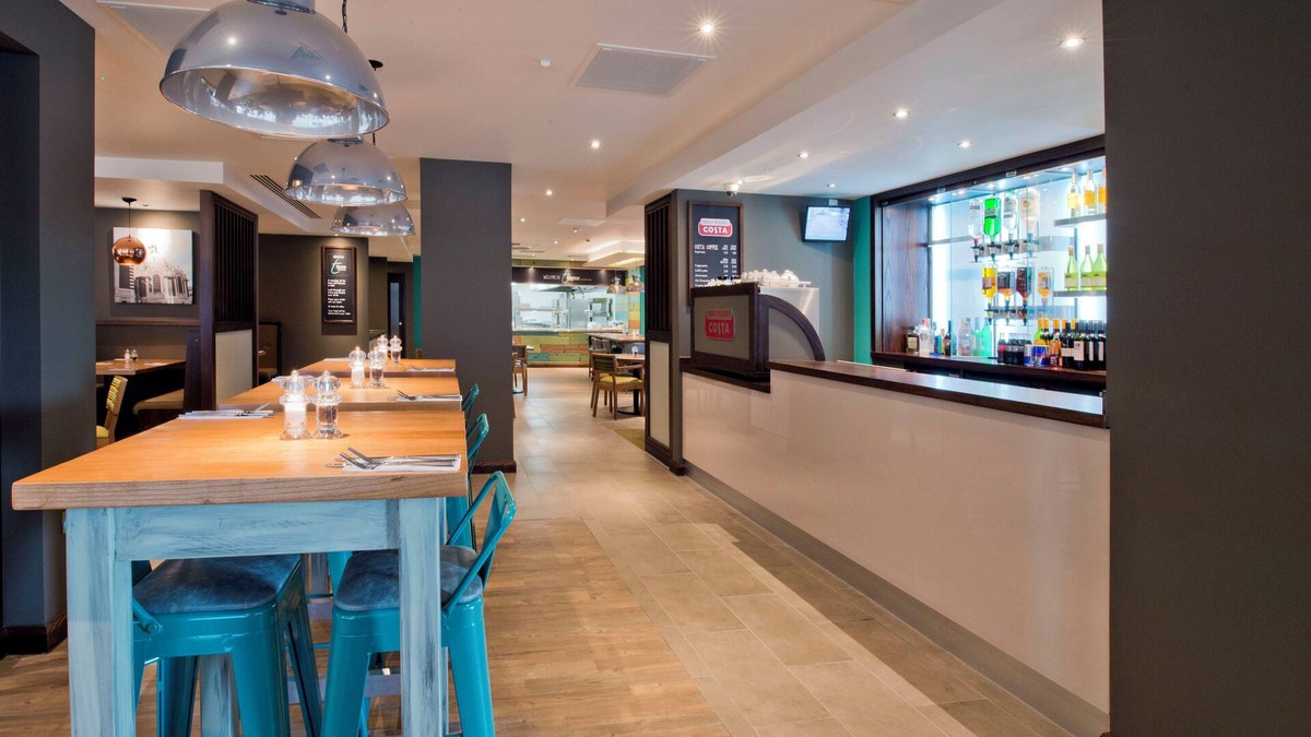 Slough Hotel | Premier Inn Slough Central South