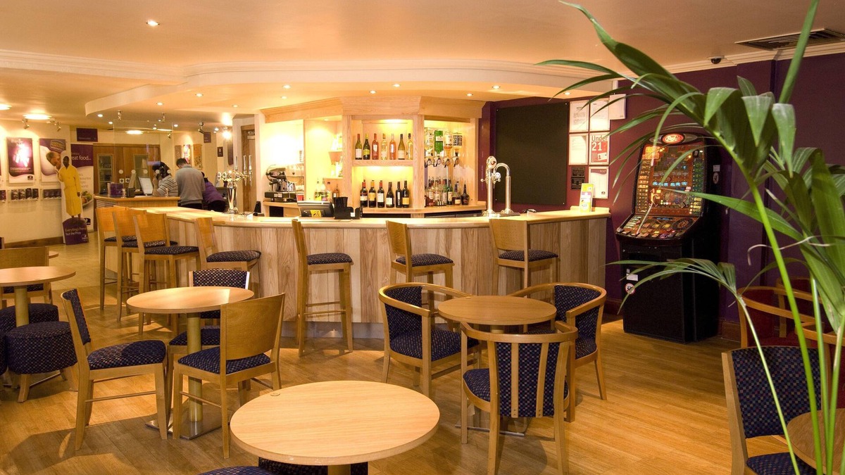 Slough Hotel | Premier Inn Slough