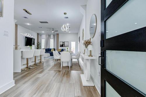 OST - South Union House | Premier Luxe Houston Getaway NRG Med Center