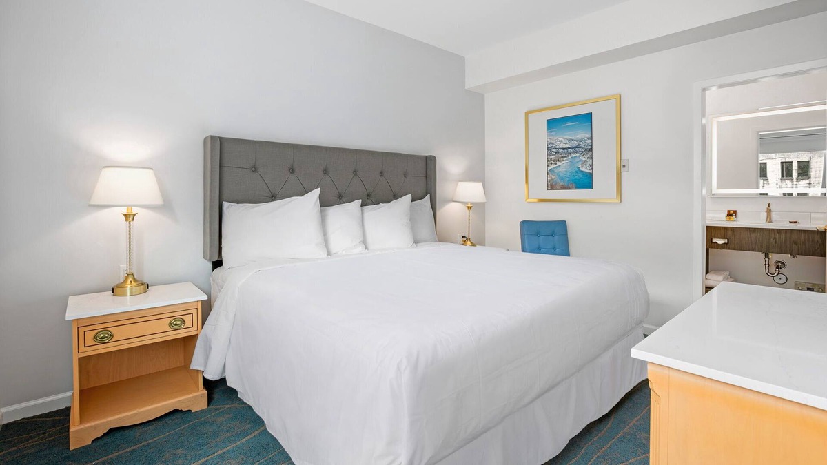 Trail Apartment | Premier Preferred King Room - Suite - 1 King with Kitchen