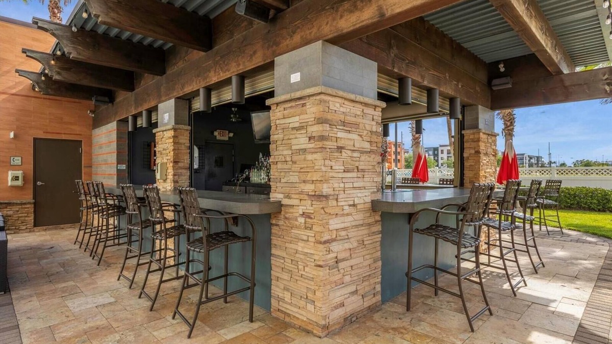 Florida Center Resort | Premier Resort Condos Near Universal