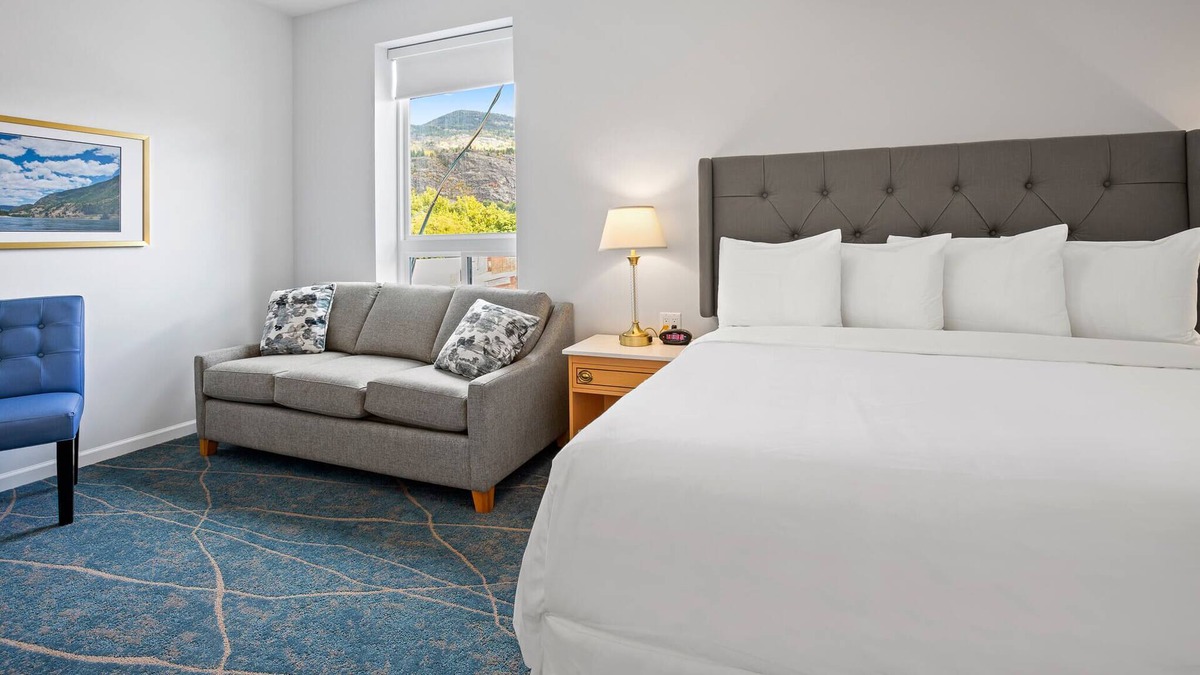 Trail Apartment | Premier Riverside King Room - Suite - 1 King