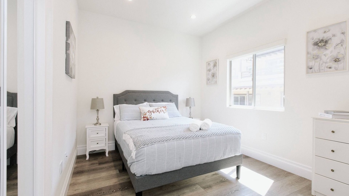 Lamanda Park House | Premier unt w/2BR 2.5BA w/jacuzzi tub - 1426 sq ft