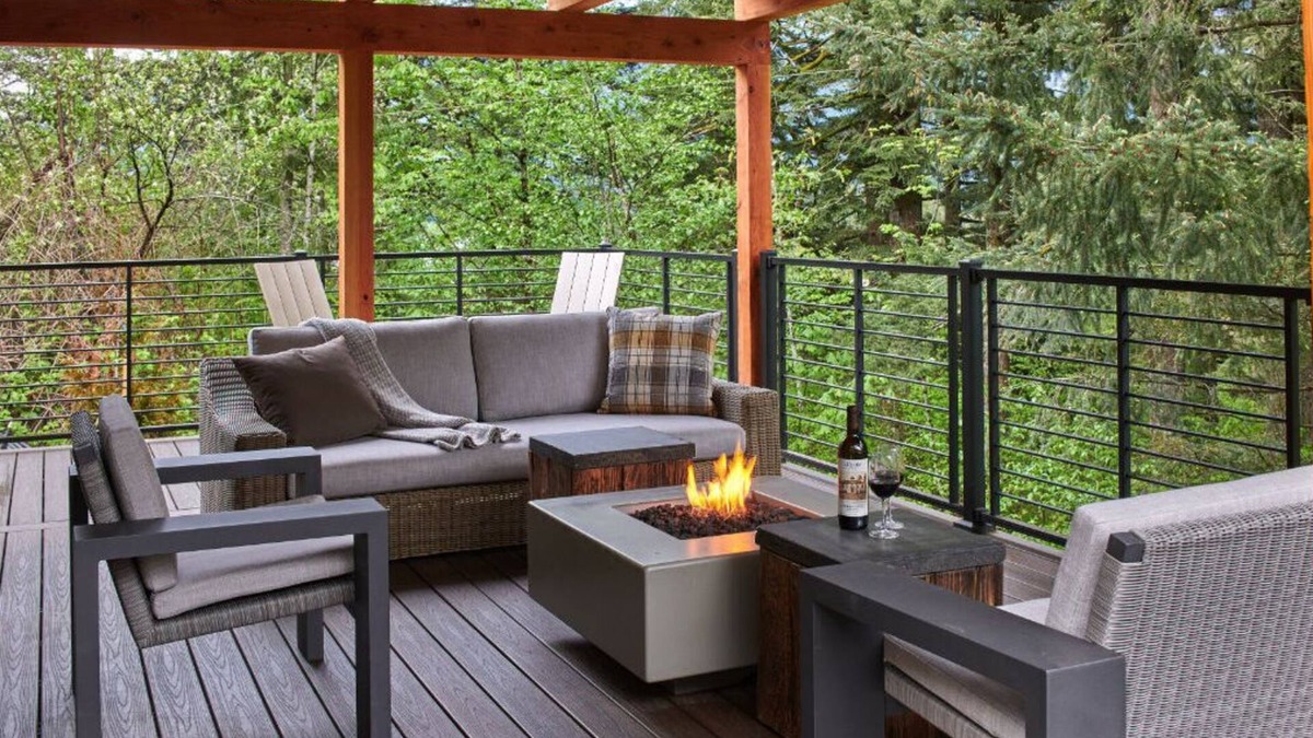 Stevenson Villa | Premier Villa Escape: Nature, Dining, Fireside
