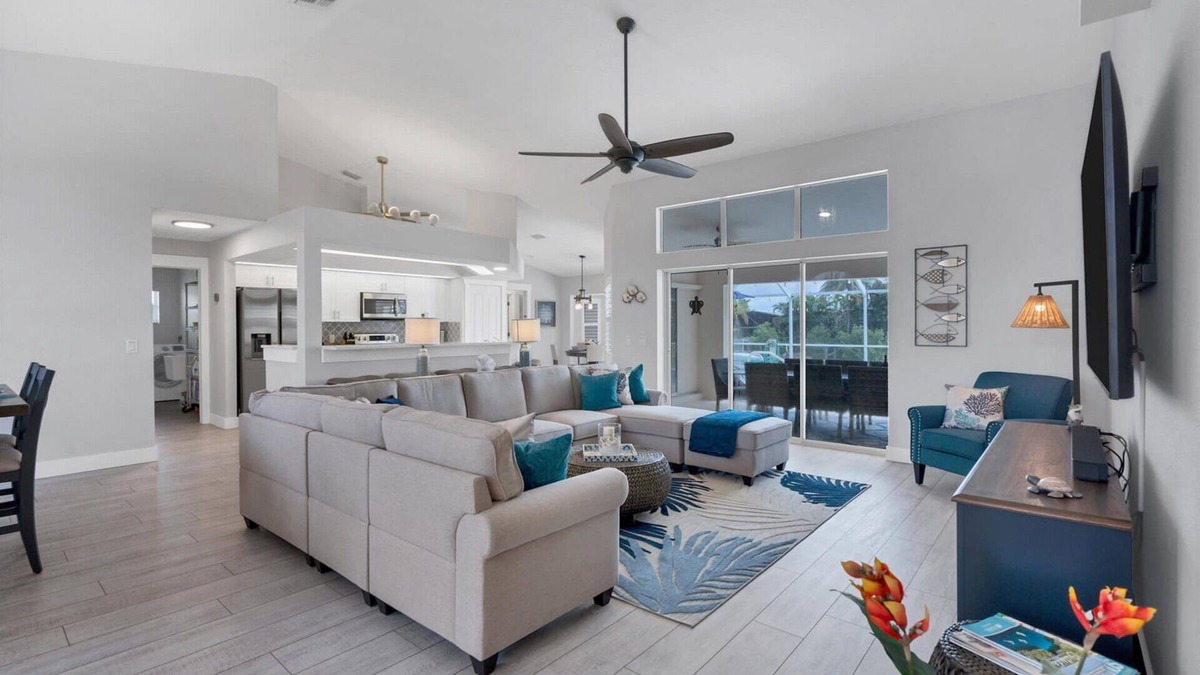 Charlotte Park House | 🥇 Premium 3bd villa with SAILBOAT access (CH1043)