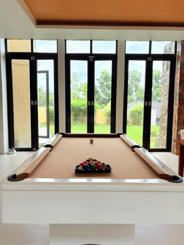 Laurel Bed & Breakfast | Premium 5 Bedroom Family Estate Overlooking Lake Taal