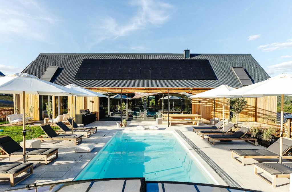 Lieg Villa | Premium Ferienhaus Das Farmhaus - Auf den Moselhöhen - Pool, Sauna, Kino, Garten