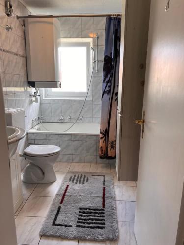 Rosenfeld Apartment | Premium Handwerker- & Monteurzimmer mit Gemeinschaftsbad
