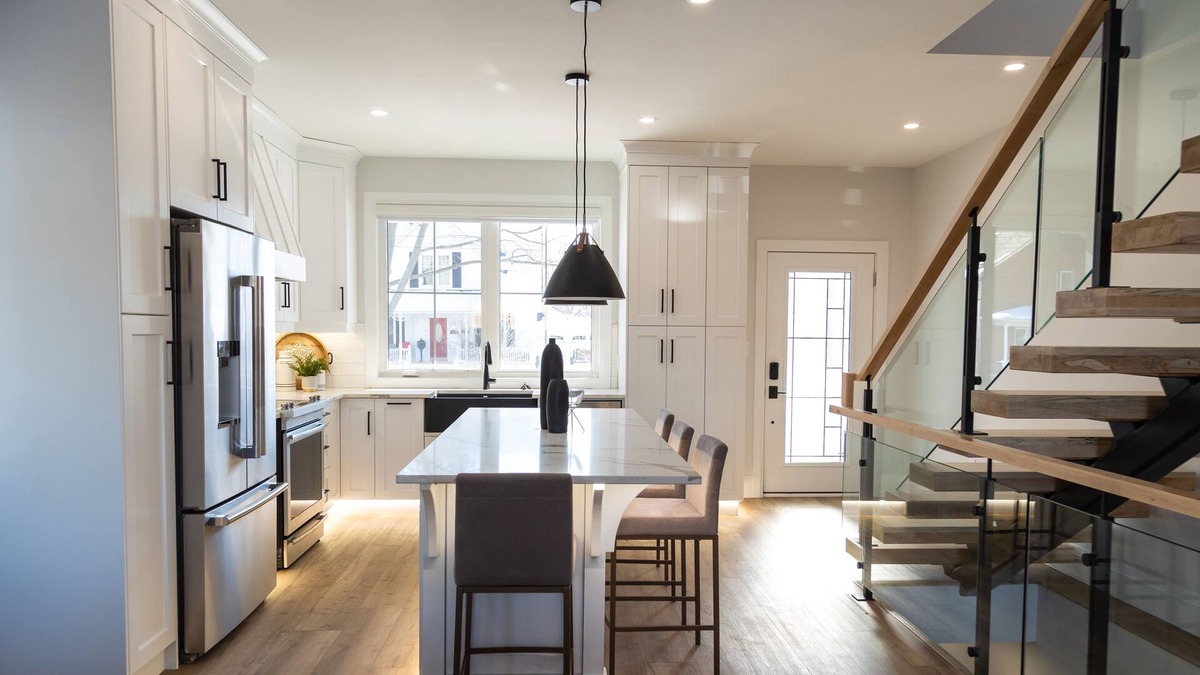 Sarnia House | Premium House located near St. Clair River with Hot Tub