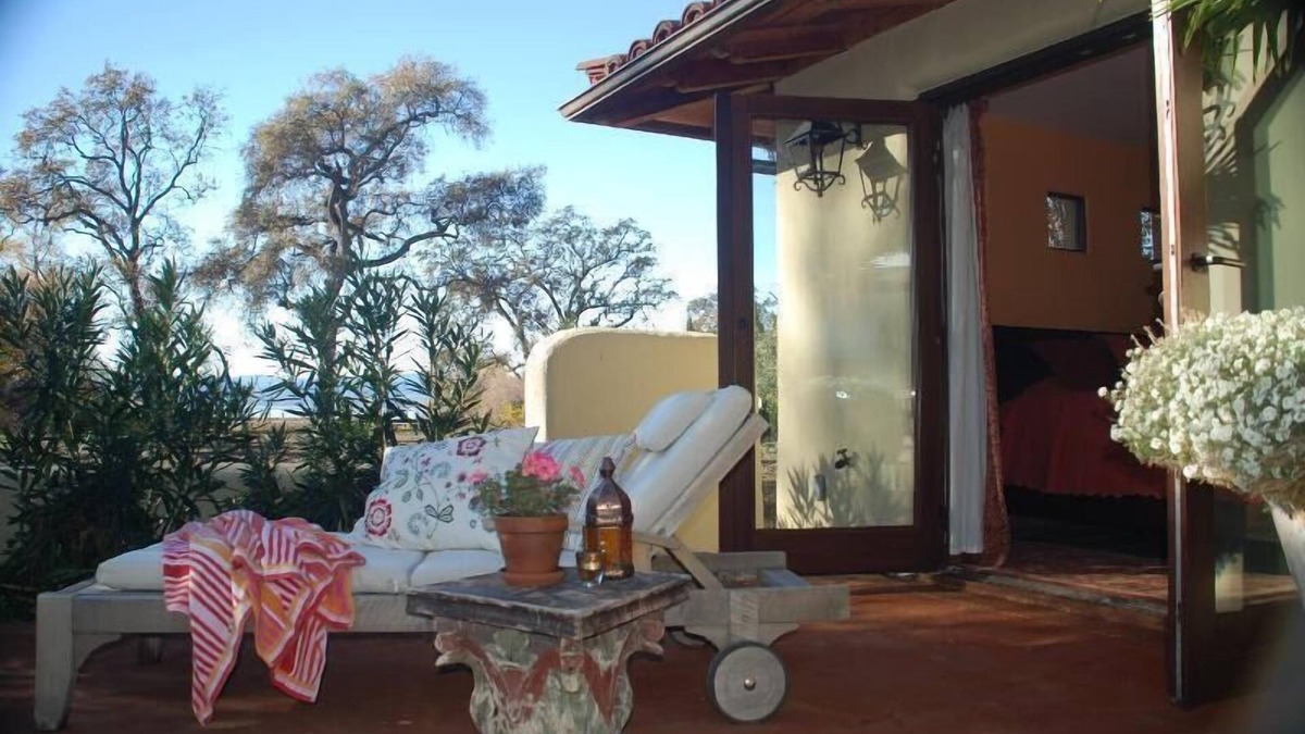 Nice House | Premium Lakeside Casita On Gorgeous Ceago Vinegarden Winery Property