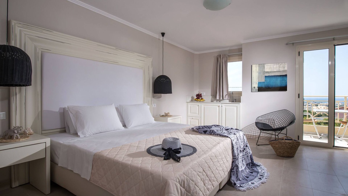 Malia House | Premium Mini Suite Sunset Sea View Shared Pool (A1) +BB, Notos Heights Hotel & Suites