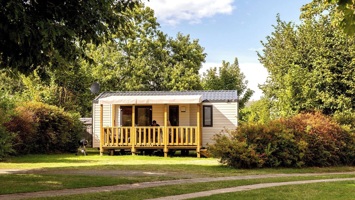 Pordic House | Premium mobile home with dishwasher & private spa, 2 bedrooms