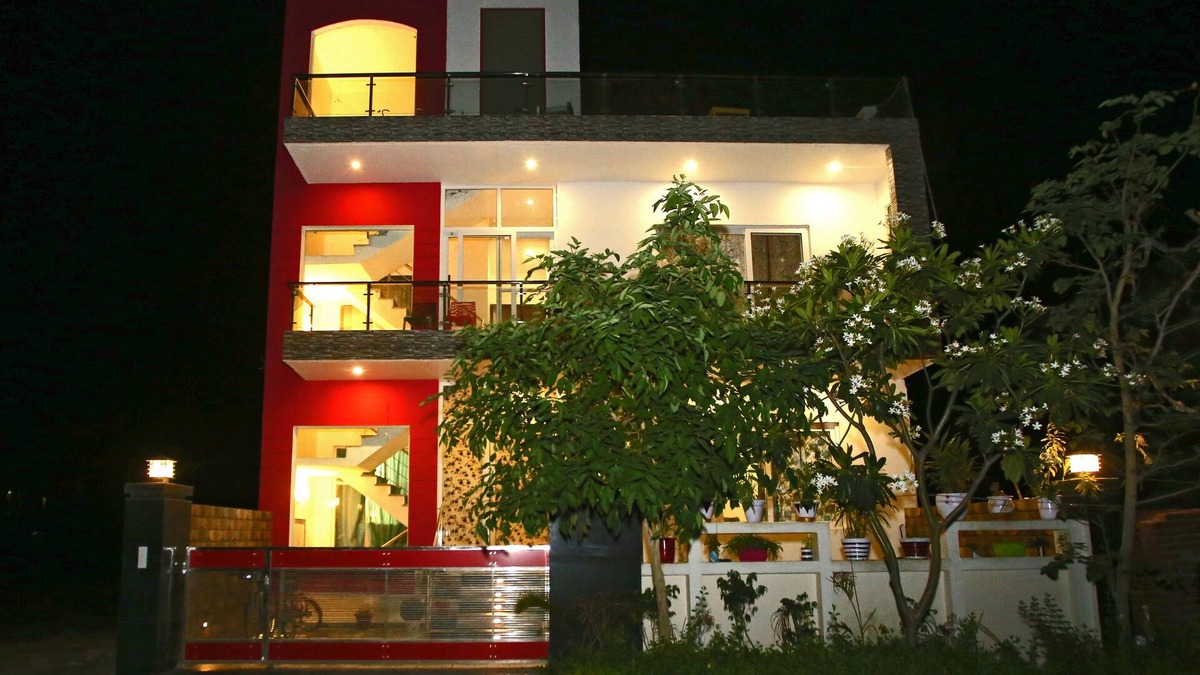 Palanpur Villa | Premium Private Room