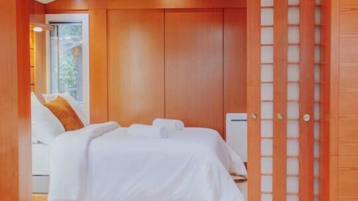 Gif-sur-Yvette Apartment | Premium Spa Chalet | Sauna & Jacuzzi | 20min Paris