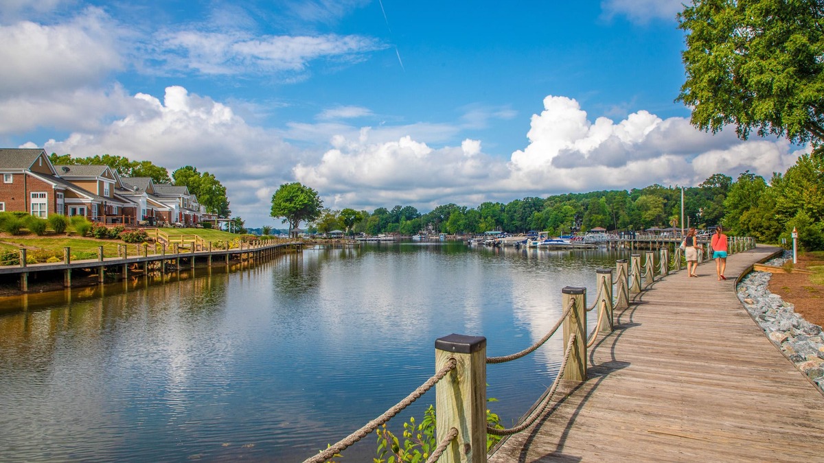 Cornelius Condo | Premium Top Floor, End Unit with Beautiful Waterfront Views of Lake Norman