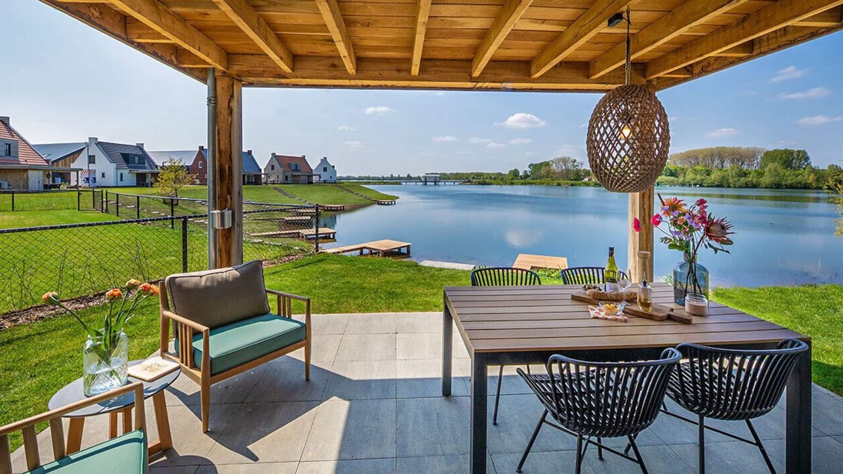 Thorn Villa | Premium Water 4p - Two Bedroom Villa, Sleeps 4