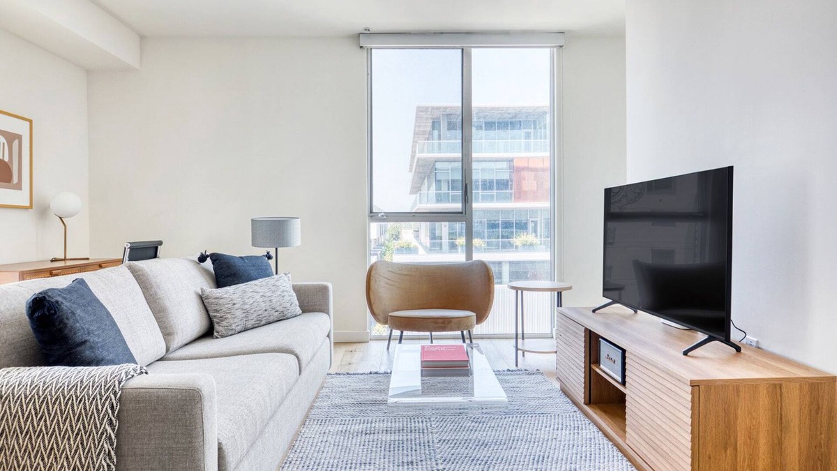 Melrose Apartment | Premium West Hollywood 1BR w/BBQ, Pool, Gym, W/D near TJ, by Blueground