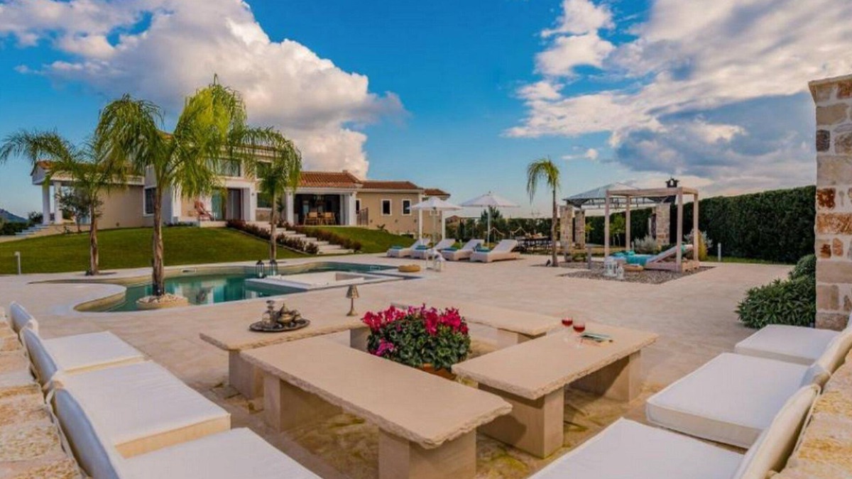 Zakynthos Villa | Premium Zakynthos Villa | 5 Bedrooms | Villa Nezuko | Spacious Furnished Sun.