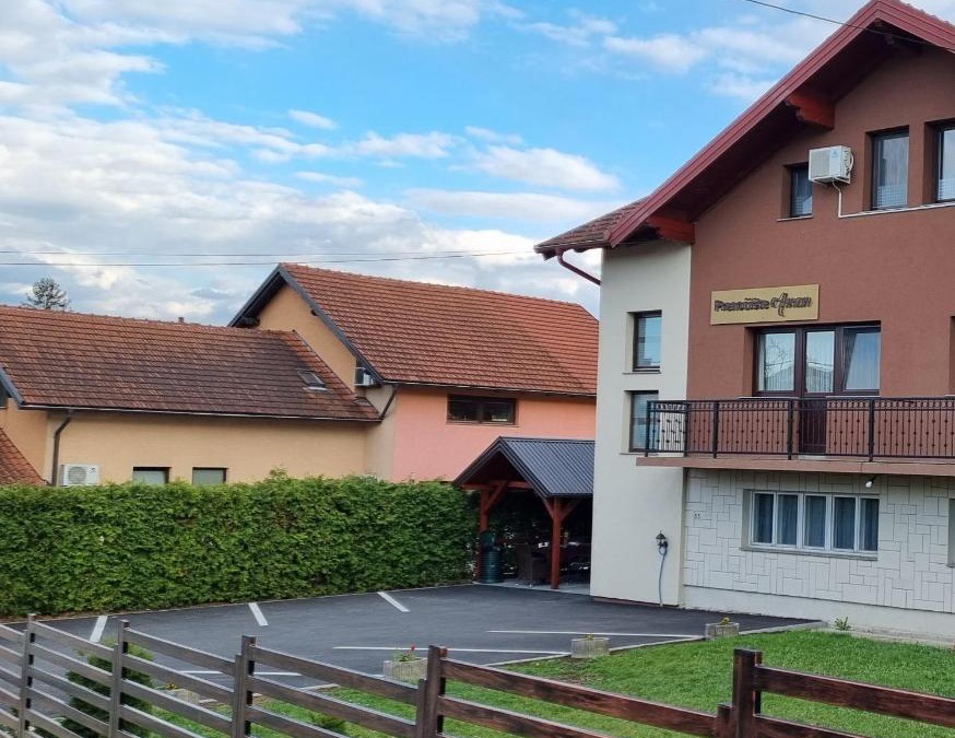 Mali Radic Hotel | Prenoćište-Sobe-Rooms-Aman