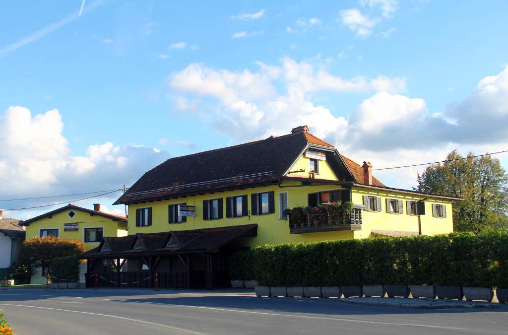Praprotna Polica House | Prenočišča Kralj