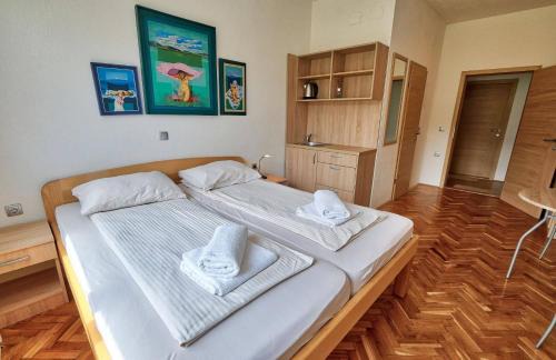 Velike Bloke House | Prenočišča Miklavčič