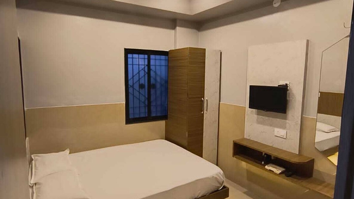 Solapur Hotel | Prerna Cottage & Lodge By GRB