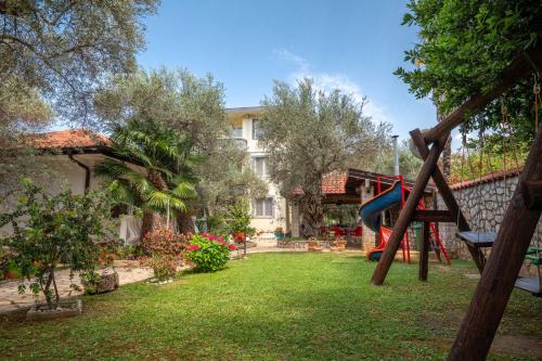 Utjeha Resort | President Bungalows and Apartments
