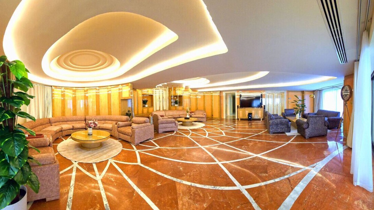 Al Danah Apartment | Presidential Penthouse: Vintage Italian Elegance