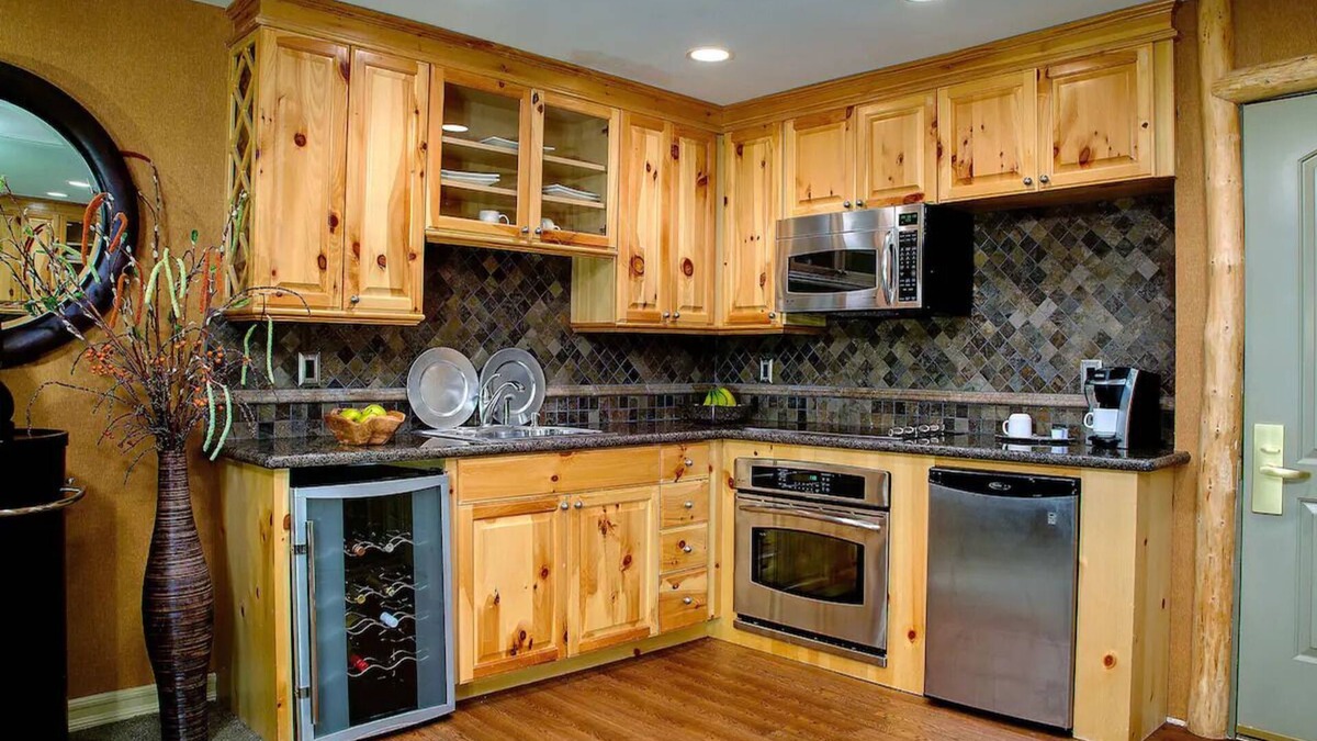 Mount Charleston Hotel | Presidential Suite at The Retreat on Charleston Peak – Pet-Friendly Comfort