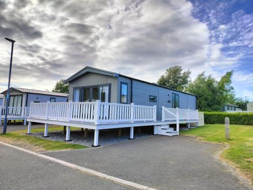 Llanasa Resort | Presthaven Resort 3 Bedroom Luxury Gold 2024 Caravan